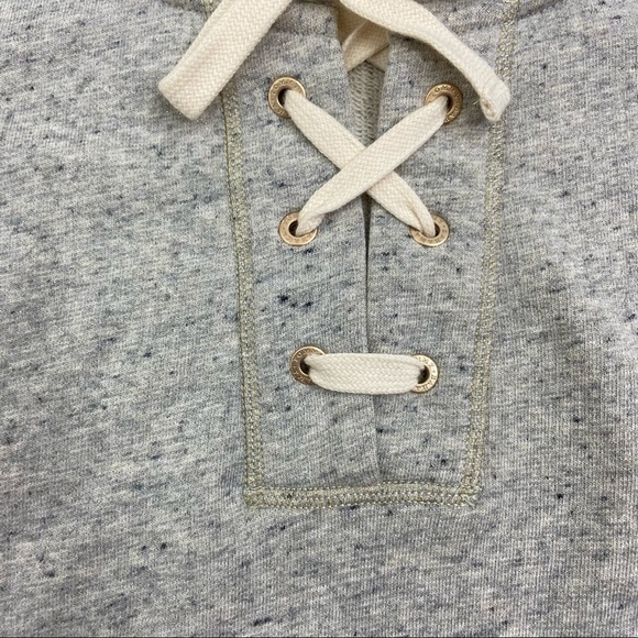 Tommy Bahama gold fleck sweater top. Size Medium - Picture 3 of 11